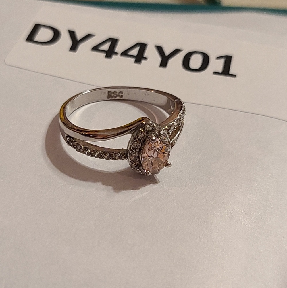 Size 10 ladies ring beautiful teardrop - Picture 7 of 14